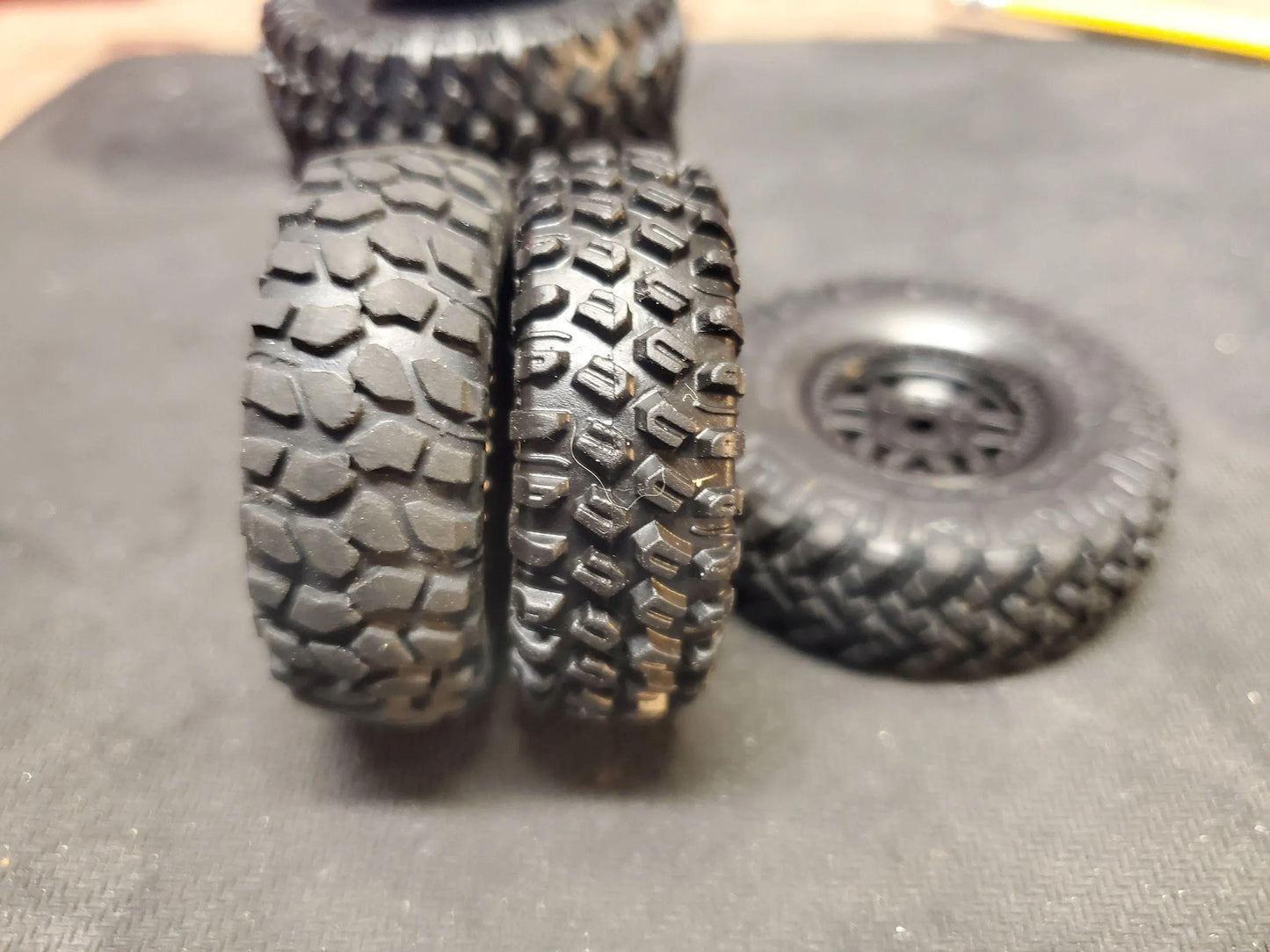 Small sticky foam-less tires - Mofo Rc