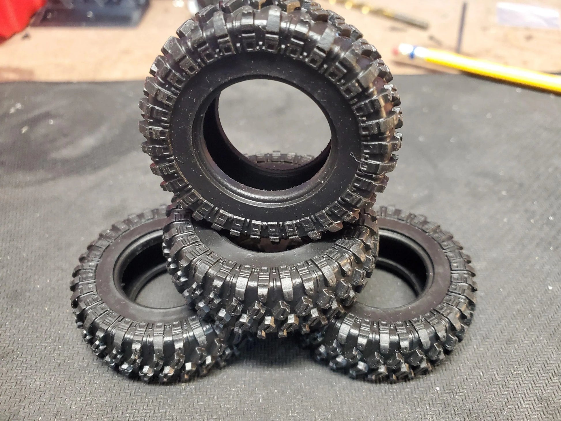 Small sticky foam-less tires - Mofo Rc